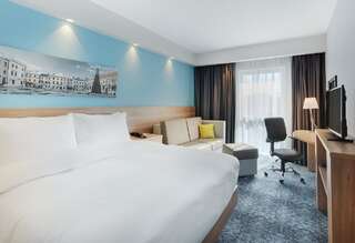 Отель Hampton By Hilton Lublin Люблин Номер с кроватью размера «queen-size»-5